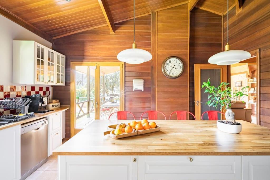 Wooden House Villa Minde Bagian luar foto