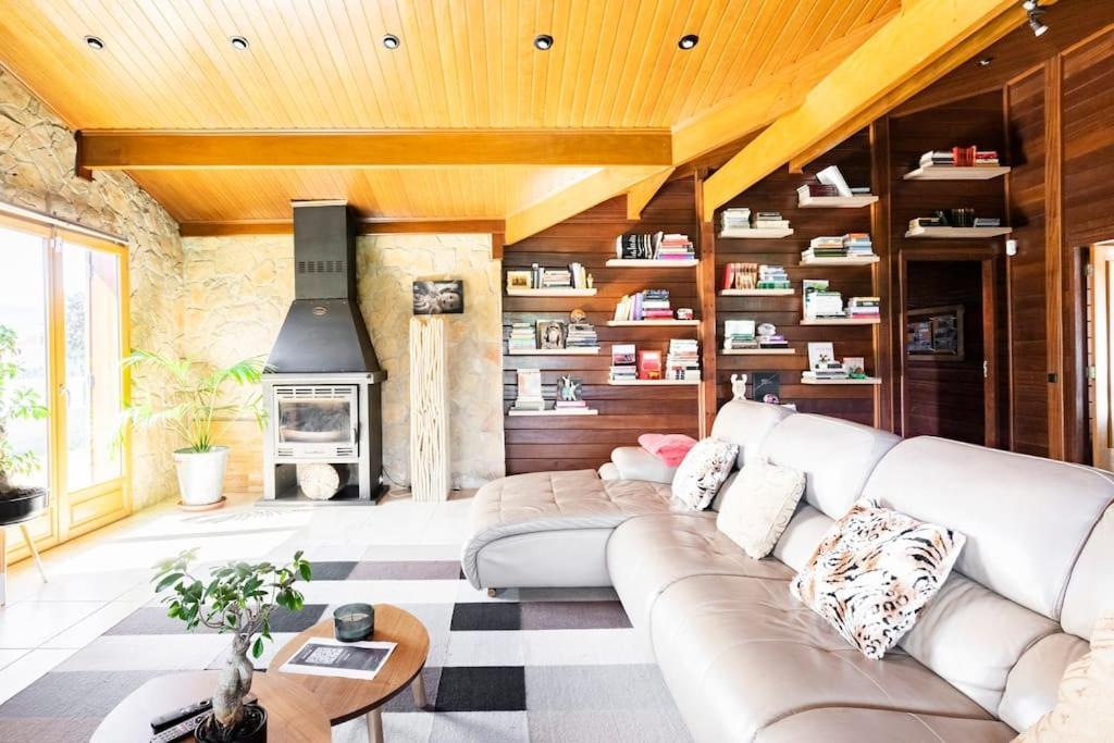 Wooden House Villa Minde Bagian luar foto