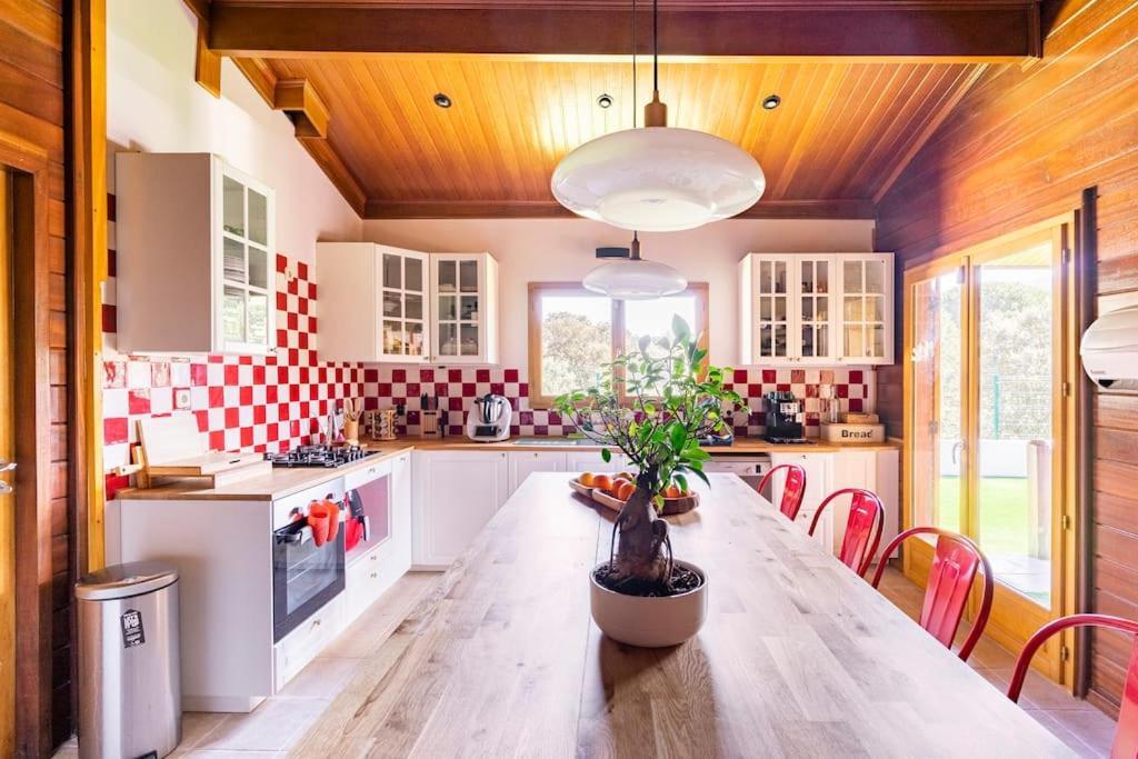 Wooden House Villa Minde Bagian luar foto
