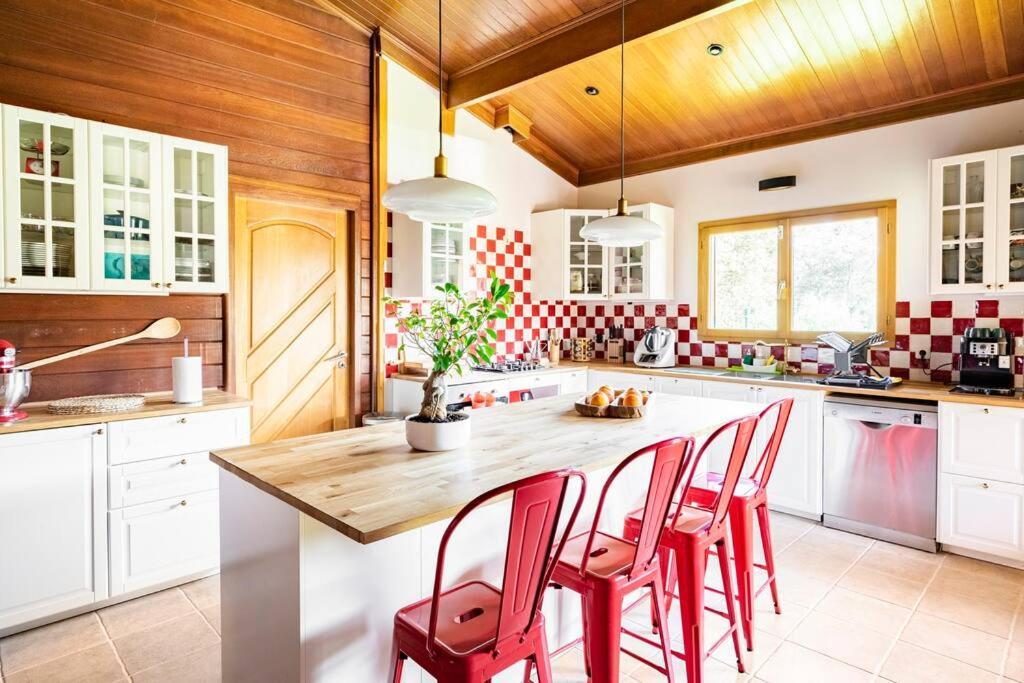 Wooden House Villa Minde Bagian luar foto