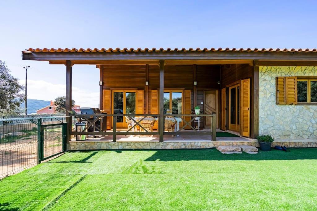 Wooden House Villa Minde Bagian luar foto