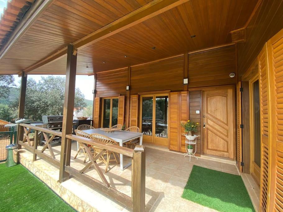 Wooden House Villa Minde Bagian luar foto